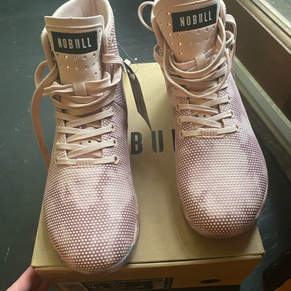 NO BULL 7.5 Woman’s Hightop Trainer Shoe - Picture 4 of 5